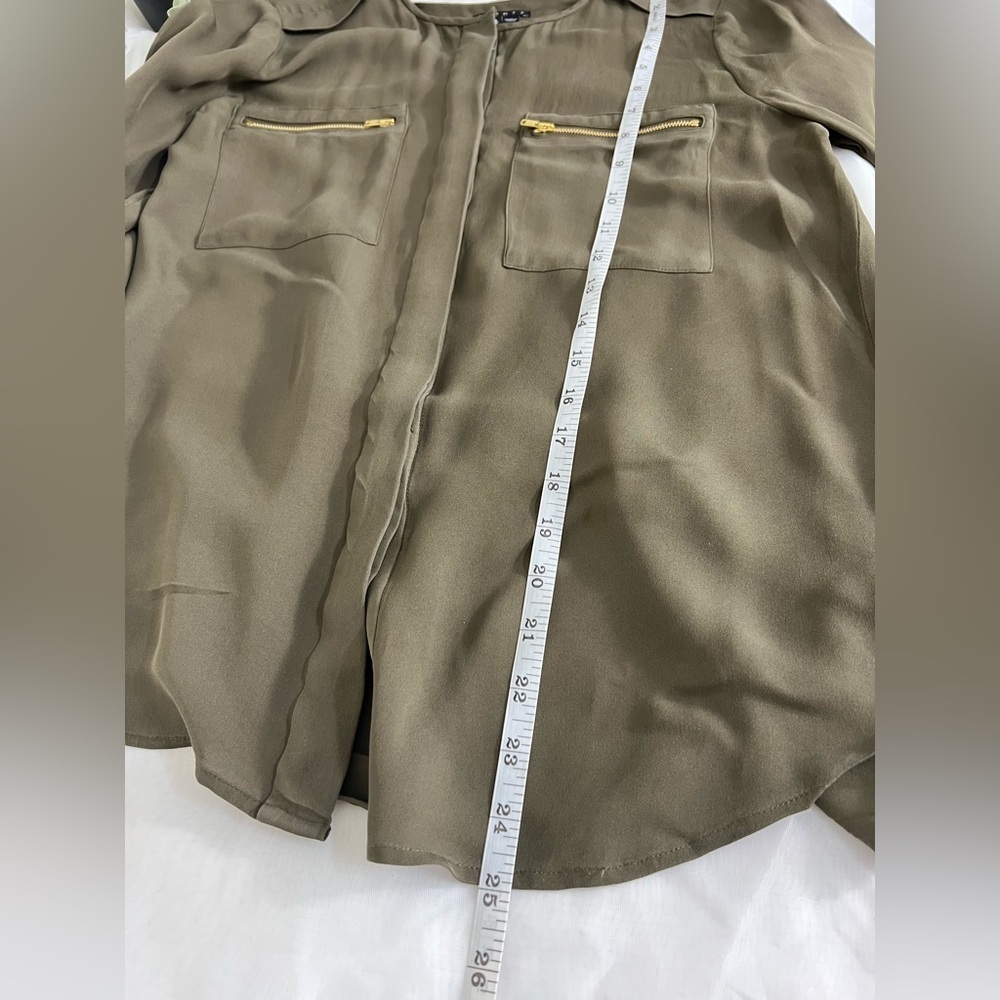 Theory‎ 100% Silk Military Zipper Pocket Olive Green Quiet Luxury Blouse Small - Picture 7 of 10